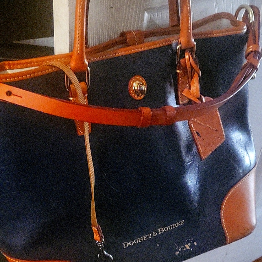 Dooney and bourke satchel